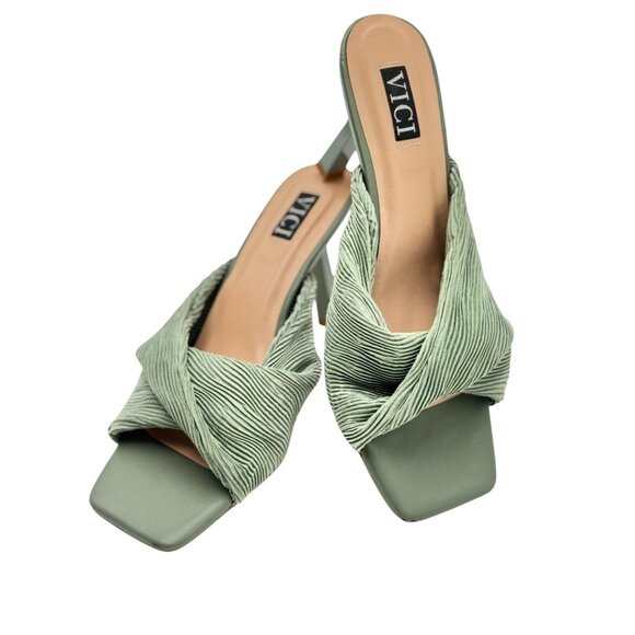 VICI Green Strappy Heeled Sandals Women 8.5 Straight Comfortable Square Toe 4 In - Picture 2 of 13